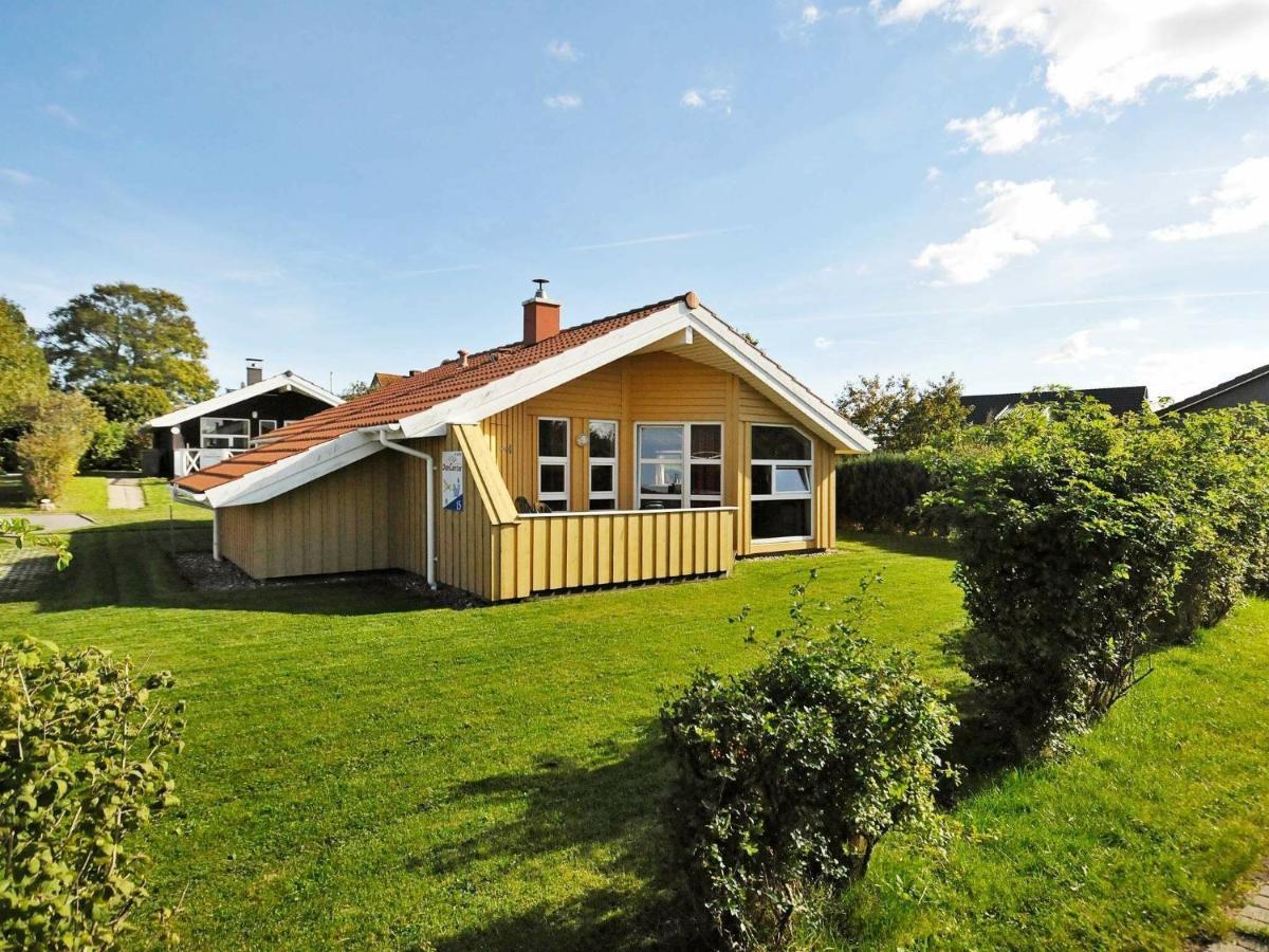 6 Person Holiday Home In Гельтинг Номер фото